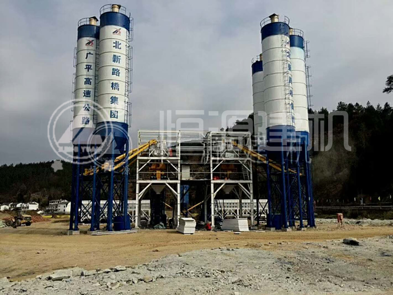 建個(gè)90雙機(jī)攪拌站多少錢？90雙機(jī)攪拌站好么？商混站設(shè)備優(yōu)勢介紹
