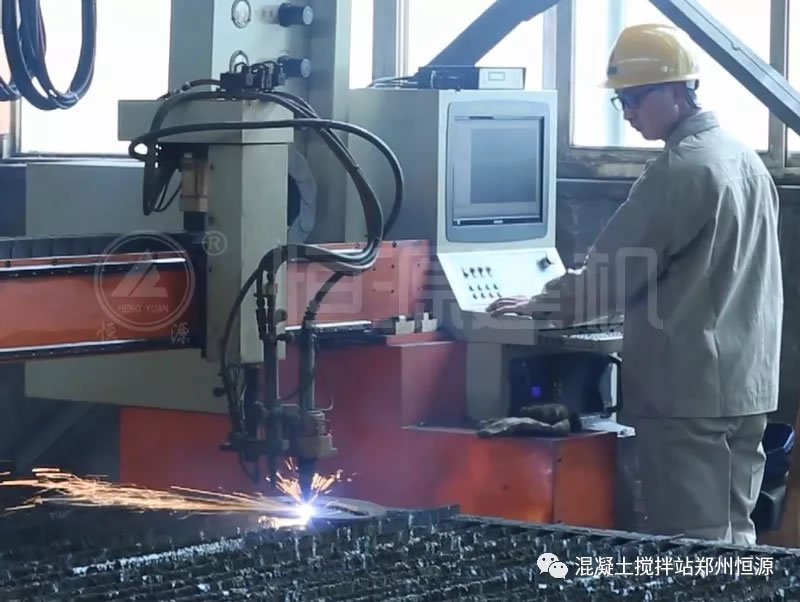 恒源建機生產(chǎn)車間