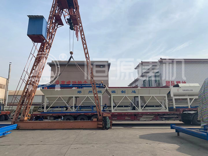 恒源建機(jī) WBZ500T水穩(wěn)拌和站裝車發(fā)往廣東湛江